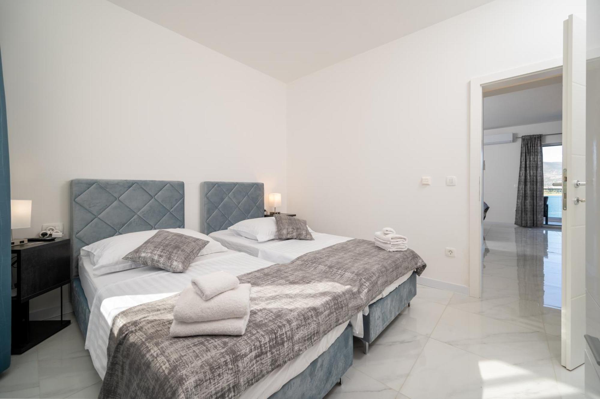 Apartments Filipo Trogir Exterior photo